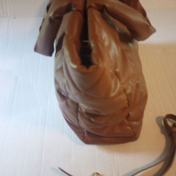 Puffy Quilted Medium Size Handbag With Detachable Shoulder Strap - Picture 7 of 9